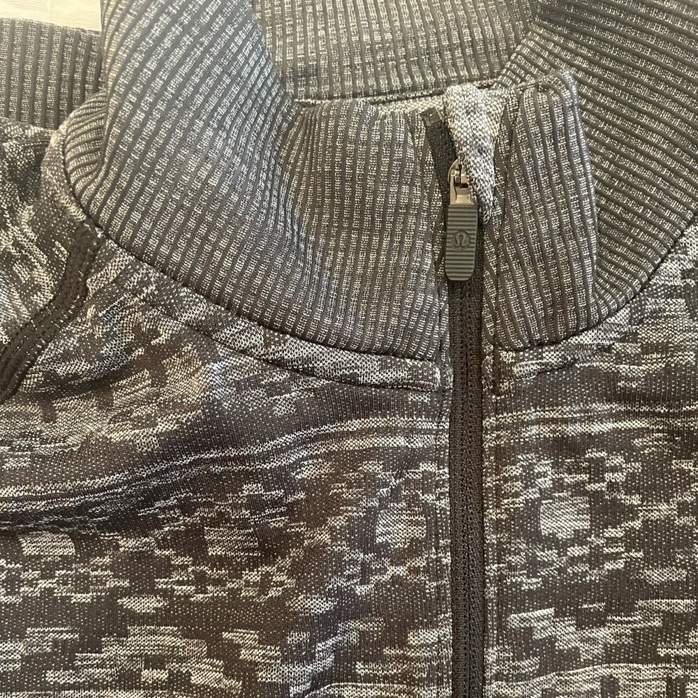 Lululemon Rest Less Half Zip - Picture 3 of 10
